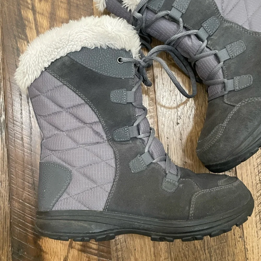 Columbia Waterproof winter snow boots Wm 6.5